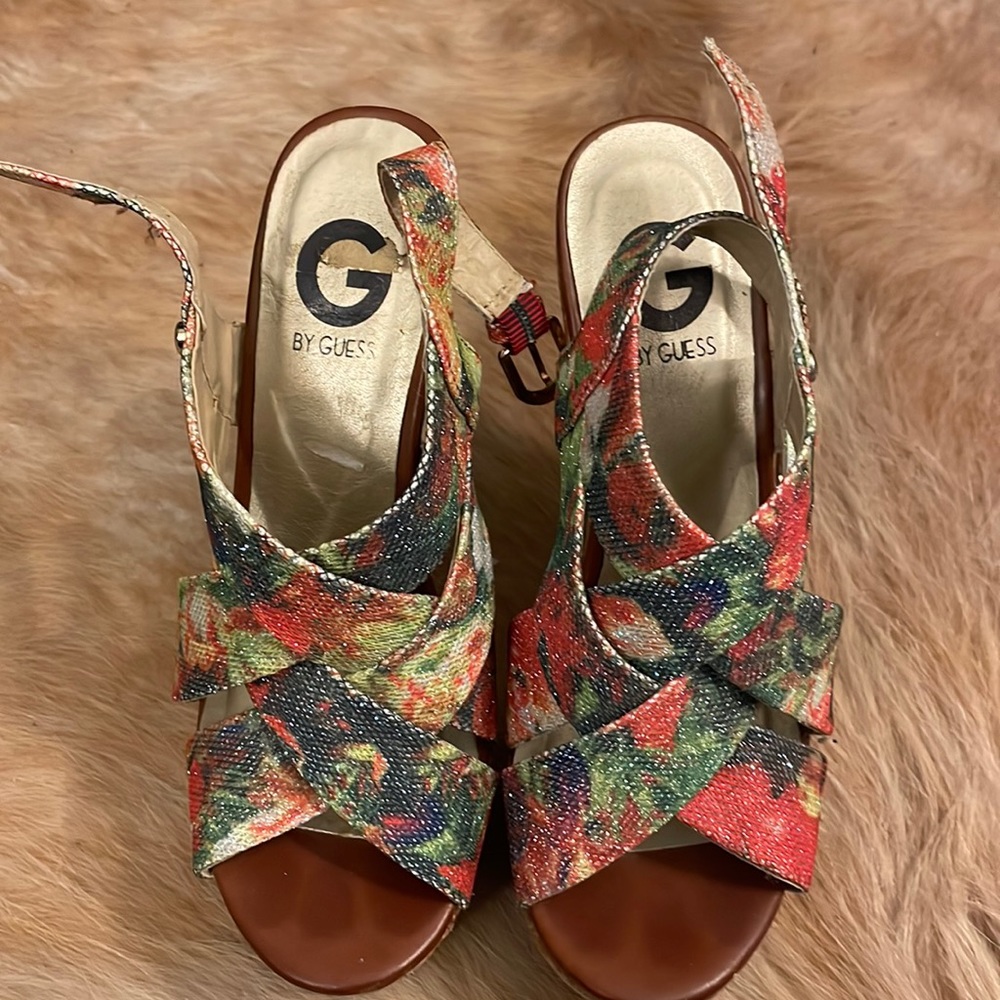 Guess wedges